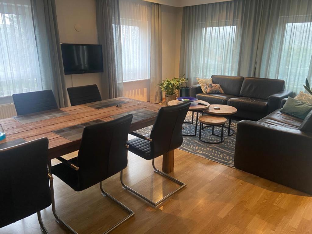 萨司堡全景住宿加早餐旅馆 赫尤尔上的斯琴 外观 照片